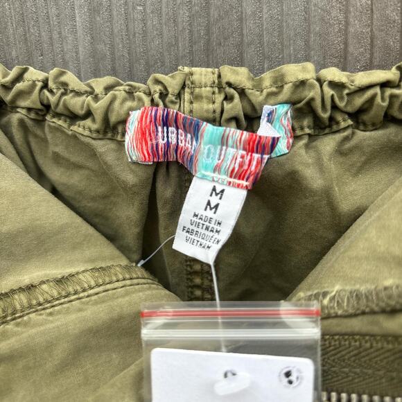 NWT UO Avery Pull-On Short in Khaki Green - Picture 5 of 8